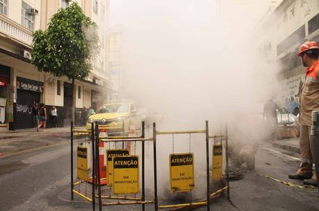 Em nota, a Light
disse que a fumaça branca veio de vapor d'água