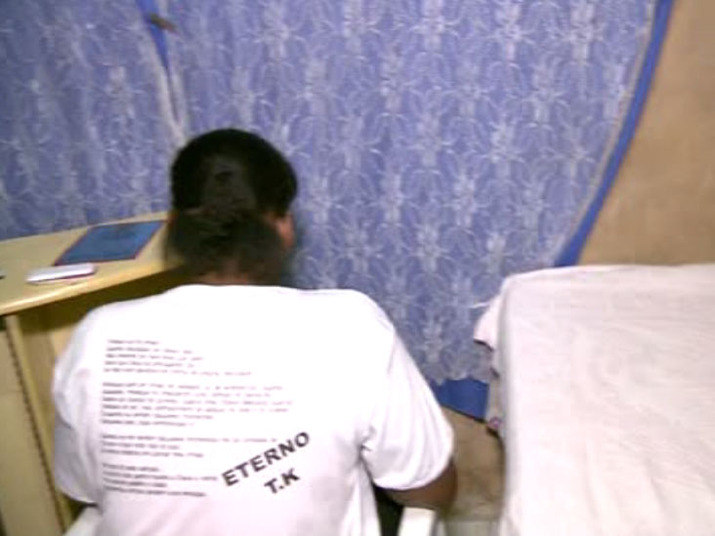 Geilson deixou um filho
de apenas um ano e uma esposa, que convive com o medo do assassinado do marido.
A mulher, que prefere não mostrar o rosto, tenta superar a morte do marido. 
— Ele morreu nos meus
braços