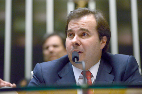 Rodrigo Maia defende que as contrapartidas sejam retiradas do projeto e que elas constem apenas no contrato de renegociação