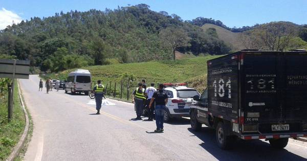 Motociclista morre após colidir com van durante ultrapassagem em ... - R7