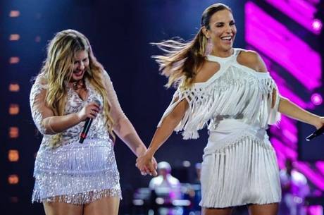 Marília Mendonça e Ivete Sangalo cantaram juntas na noite desta terça-feira (1º)