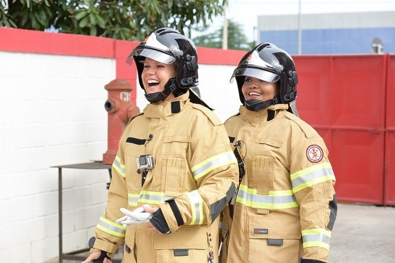 Xuxa leva Gaby Amarantos para um treinamento no Corpo de Bombeiros do Rio de Janeiro no programa desta segunda (7)