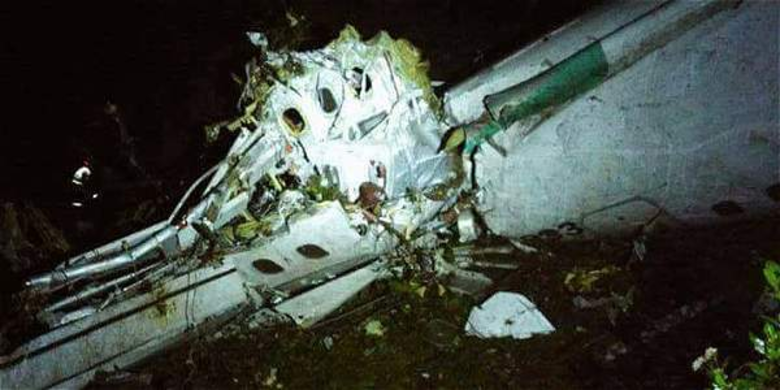 A Defesa Divil colombiana divulgou as primeiras imagens do acidente com o avião. A aeronave caiu em uma região montanhosa na região de Antioquia nesta terça-feira (29) pouco após a meia-noite no horário local