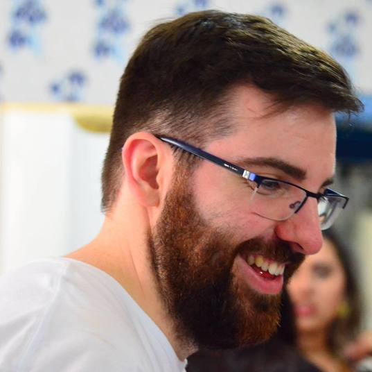 André Podiacki - Diário Catarinense (Repórter) Perfil: O catarinense fazia parte da equipe do jornal Diário
Catarinense desde 2011. O jornalista tinha 26 anos e era setorista da Chapecoense 