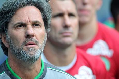 Festa do Palmeiras serviu para Caio Júnior motivar Chapecoense antes da viagem