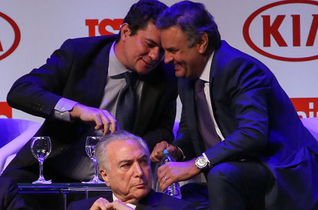 Moro e Aécio mantiveram conversas amigáveis durante o evento