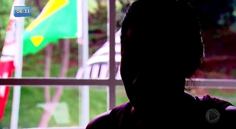 Ricardo
tem passagem por outros crimes semelhantes e ficou preso até 2010, quando foi
absolvido da pena. O suspeito está na delegacia do centro e foi reconhecido pela
vítima