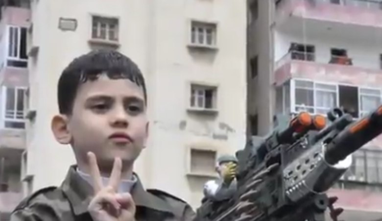 O documentário tem como meta mostrar que o grupo está desobedecendo leis internacionais de proteção das crianças. Tais legislações proíbem a formação e o treinamento de crianças para a luta em combates, entre outras restrições