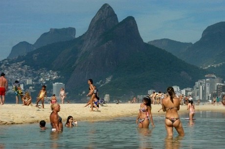Recomendação é para toma entre 2 e 3 litros de líquidos por dia