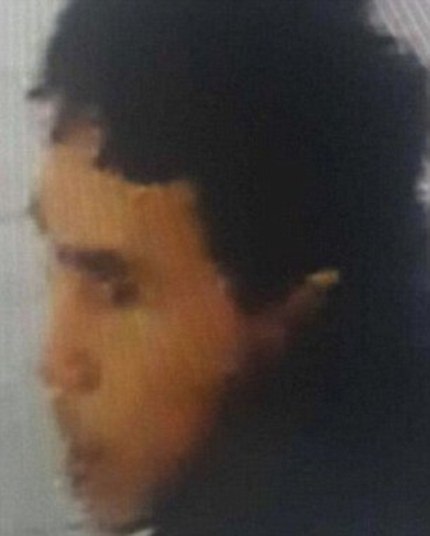 As imagens foram divulgadas polícia turca, que também tornou públicas fotos que seriam do atirador vinculado ao EI (Estado Islâmico) e procurado por todo o país. O massacre ocorreu durante festejos de Ano-Novo na cidade turcaAtirador mata 39 em ataque a casa noturna em Istambul e vira alvo de caçada