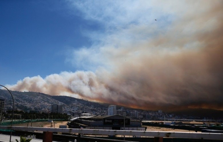 Construída em íngremes encostas em uma área repleta de pinheiros, muitas das estruturas de madeira da cidade são suscetíveis a incêndios, especialmente nas vizinhanças mais pobres, nos topos das colinas.Em 2014, um incêndio matou 13 pessoas e queimou 2.000 casas