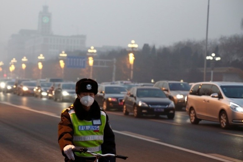 Mas a Agência Municipal de Proteção Ambiental de Pequim disse à imprensa estatal que as concentrações de PM2.5 caíram 9,9% no ano, para uma média de 73 microgramas por metro cúbico, na capital chinesa em 2016