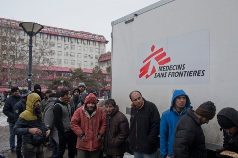 A organização
humanitária Médicos Sem Fronteiras (MSF) fez repetidos apelos às
autoridades para que as condições de vida nos
acampamentos fossem melhoradas antes da chegada do inverno