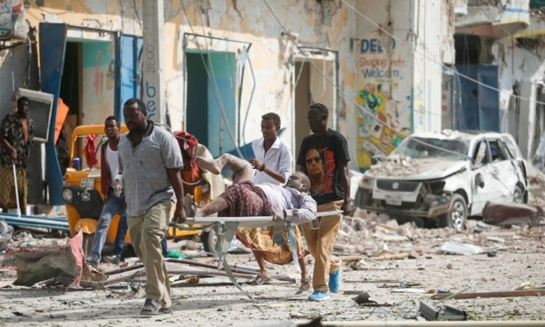 O médico do hospital Madina, Duniye Mohamed, responsável
por atender alguns feridos contou que há casos de pessoas “ferimentos sérios”