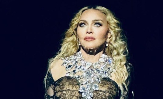Madonna para de cantar em show até a produção desligar ar-condicionado (Reprodução/Instagram)