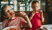 Restaurante oferece desconto por bom comportamento de crianças (Reprodução/EscolaEducação)