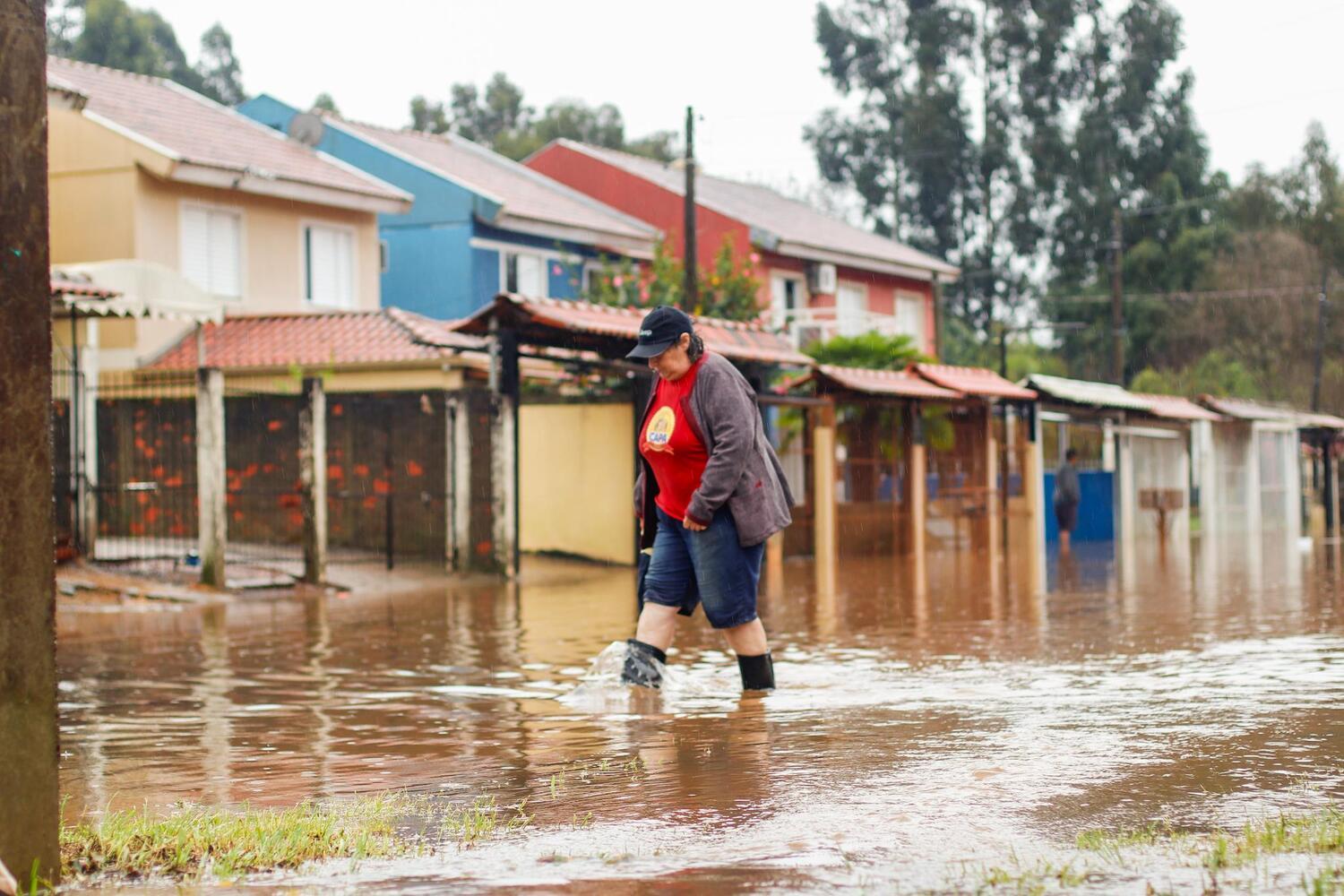 Ciclone Extratropical Deixa Mortos No Rs E Avan A Para Sp Onde