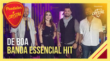 Banda Essencial Hit canta “De Boa” (Reprodução)