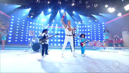 Rodrigo Faro vira Freddie Mercury no Dança, Gatinho (Reprodução)