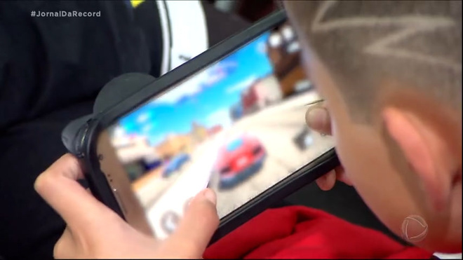 Novas Gerações, Mesmos Desafios : o que fazer com as crianças que não largam celulares e tablets?