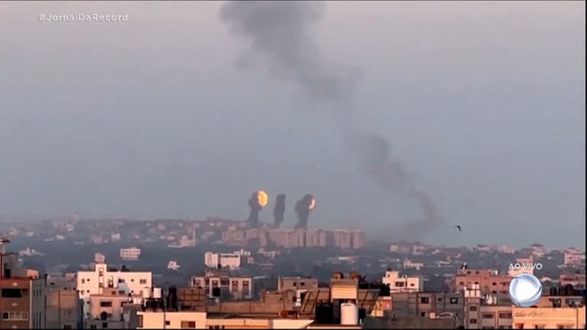Exército de Israel ataca instalações do grupo extremista Hamas após ser alvo de foguetes