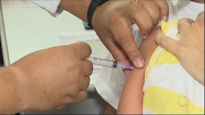 Ministério da Saúde estuda remanejar vacinas da CoronaVac para acelerar imunização de crianças