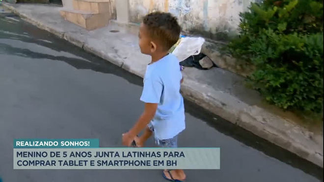 Menino de 5 anos junta latinhas para comprar tablet e smartphone em BH