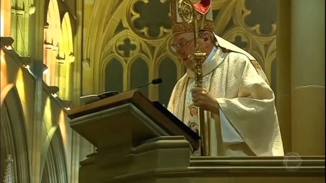 Igreja Católica é criticada por poupar cardeal acusado de pedofilia