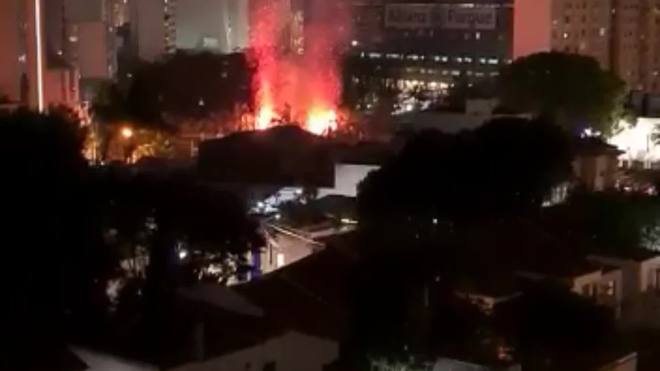Festa da torcida do Palmeiras tem incêndio na sede do clube