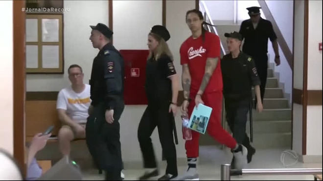 Presa na Rússia, jogadora de basquete Brittney Griner se declara culpada em Tribunal de Moscou