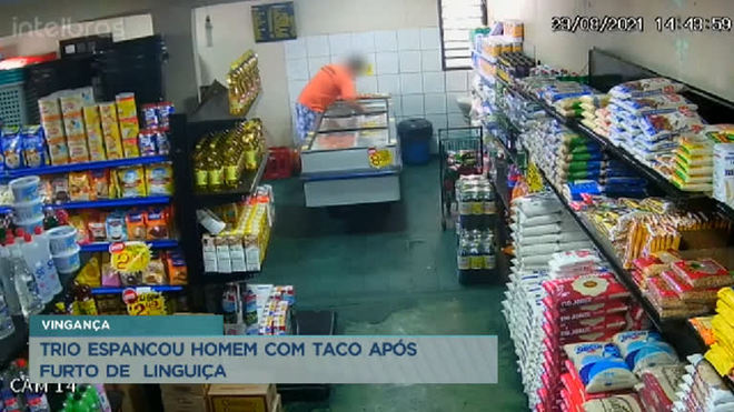 Comerciante espanca usuário de drogas com taco de beisebol após furto de bandeja de linguiça