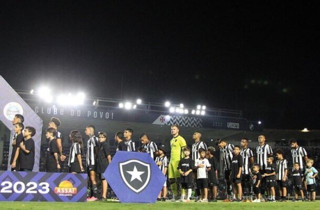 1º COLOCADO - BOTAFOGO: 183,10 cm - Foto: Vitor Silva/Botafogo
