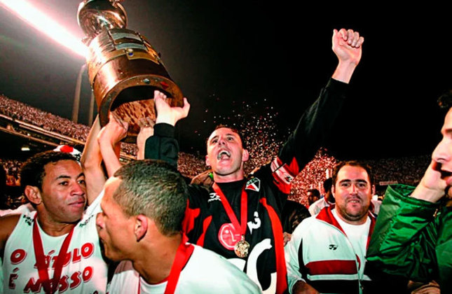1° colocado - SÃO PAULO (17 decisões) - Seis finais de Libertadores: 1974, 1992 (campeão),1993 (campeão),1994, 2005 (campeão) e 2006 / Uma final de Copa Sul-Americana: 2012 (campeão) / Quatro finais de Recopa: 1993 (campeão),1994 (campeão), 2006 e 2013 / Duas finais da Supercopa Sul-Americana: 1993 (campeão) e 1997 / Uma final de Copa Conmebol: 1994 (campeão) / Uma final de Copa Master da Conmebol: 1996 (campeão) / Duas finais de Copa de Ouro Nicolás Leoz: 1995 e 1996.