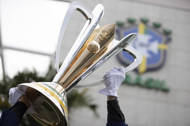 1 - Disputa fora dos gramados na Supercopa do Brasil