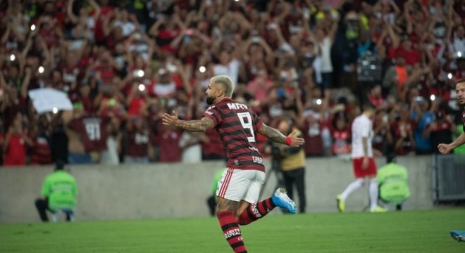 1º - Flamengo - 48 pontos