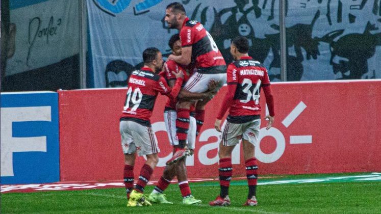 1º - Flamengo - 61 pontos