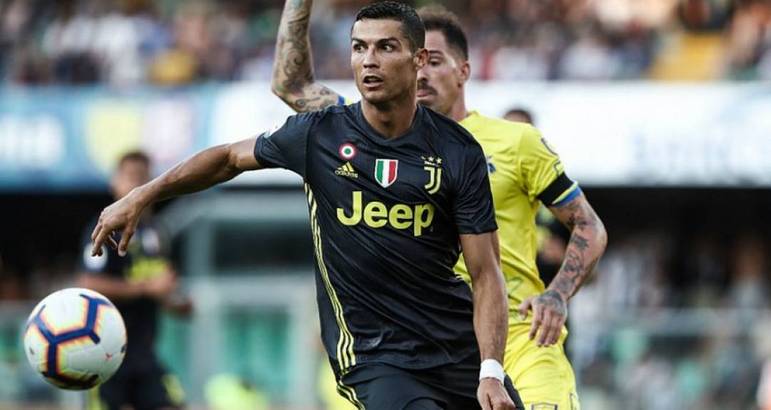 1. Juventus: A Juventus gastou nesta temporada um total de 256,9 milhões de euros (R$ 1,2 bilhão) e ocupa a liderança