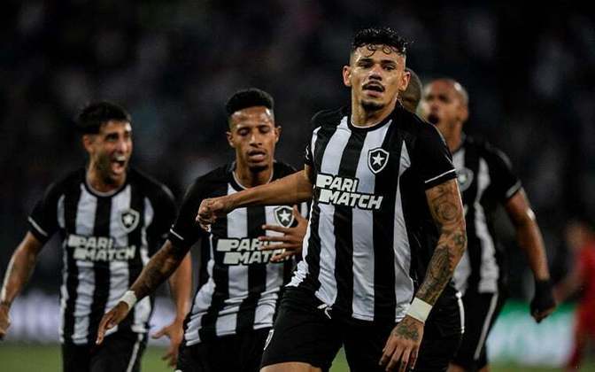 1º lugar: BOTAFOGO (24 pontos) – 10 jogos – Títulos: 33% / Libertadores: 85.2% / Sul-Americana: 13% / Rebaixamento: 0.18%
