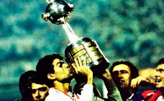 1º lugar (dois clubes empatados) : São Paulo - finalista seis vezes - campeão em 1992 (foto), 1993 e 2005 / vice em 1974, 1994 e 2006