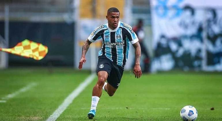 1° lugar: Douglas Costa (ponta - 31 anos - Grêmio): queda de 16 milhões de euros (R$ 103,2 milhões) / valor de mercado atual: 4 milhões de euros (R$ 25,8 milhões)
