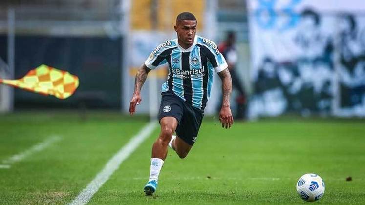 1° lugar: Douglas Costa (ponta - 31 anos - Grêmio): queda de 16 milhões de euros (R$ 103,2 milhões) / valor de mercado atual: 4 milhões de euros (R$ 25,8 milhões)