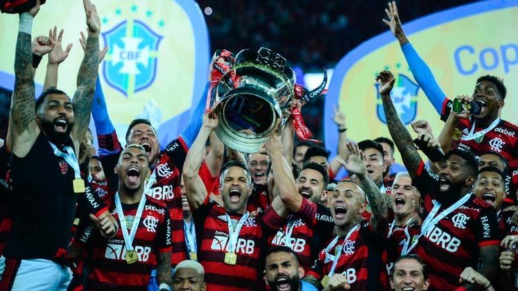 1º lugar - Flamengo: 17.210 pontos (mesma posição com relação ao ranking de 2022)