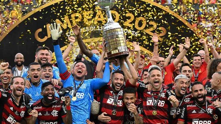 1º lugar: Flamengo (Brasil) - Nível de liga nacional para ranking: 4 - Pontuação recebida:  299. De acordo com a IFFHS, o Rubro-Negro foi o melhor time do mundo em 2022.