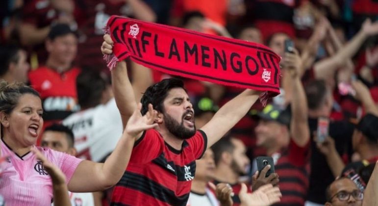 1º lugar: Flamengo - porcentagem de brasileiros que declararam torcida ao Flamengo em 2018: 19,5% - porcentagem de brasileiros que declararam torcida ao Flamengo em 2020: 22,5% - porcentagem de brasileiros que declararam torcida ao Flamengo  em 2022: 24,0% - Média entre 1993 até 2022 - 17,1%