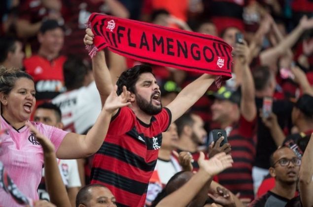 1º lugar: Flamengo – Porcentagem de brasileiros que declararam torcida ao Flamengo em 2018: 19,5% – Porcentagem de brasileiros que declararam torcida ao Flamengo em 2020: 22,5% – Porcentagem de brasileiros que declararam torcida ao Flamengo  em 2022: 24% – Média entre 1993 e 2022: 17,1%