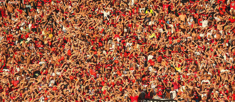 1 ? Por fim, o Flamengo  aquele que mais detm os nmeros de inscritos no YouTube, com um total de 3.380.000 pessoas, mais do que o dobro do que o segundo colocado