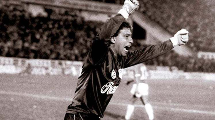 1ª posição: Ever Almeida - goleiro - uruguaio: 113 jogos