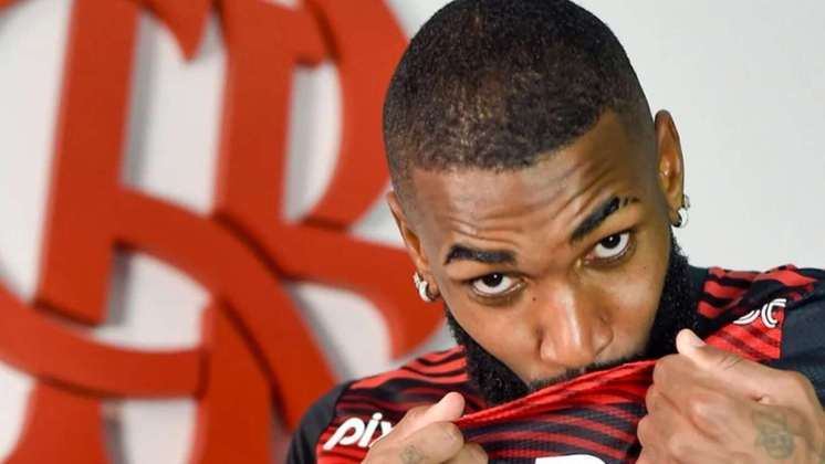 1ª posição: Gerson, 25 anos - Posição: meio-campista - Nacionalidade: brasileiro - Contratado do Olympique de Marseille (França) pelo Flamengo - Valor da transferência: 15 milhões de euros (R$ 83 milhões)