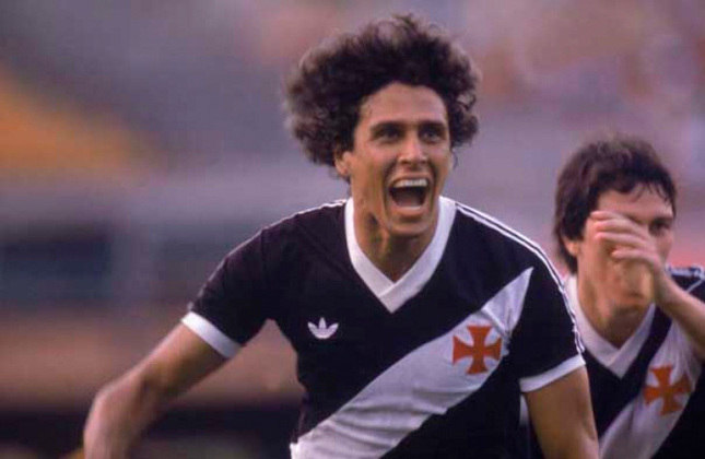 1º - Roberto Dinamite (1971–1992) -190 gol em 326 jogos (Média: 0.58).