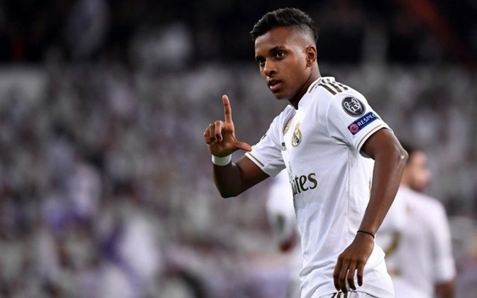 1- Rodrygo foi vendido ao Real Madrid em 2018, pelo Santos, por 45 milhões de euros.